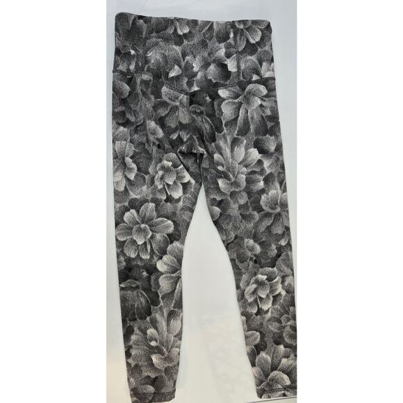 Athleta Elation Textured Tight in Chakra Floral Black Sea Salt, Size S Petite - Picture 7 of 7